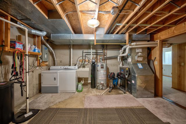 2211 Regent Lane SW, Rochester, MN 55902