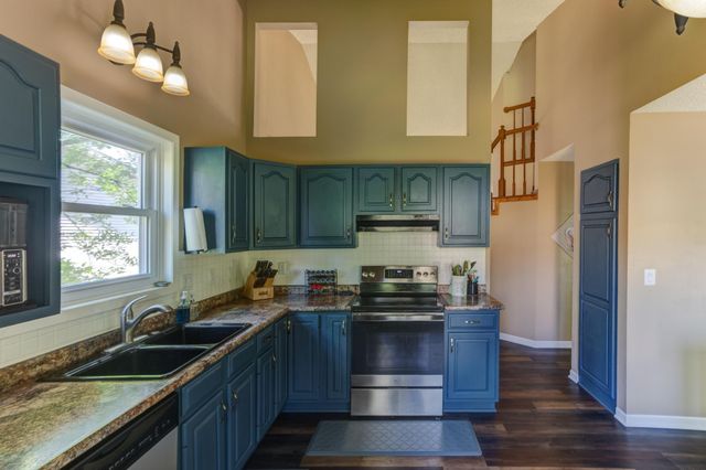 2211 Regent Lane SW, Rochester, MN 55902