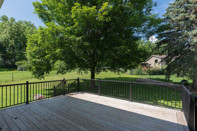 2211 Regent Lane SW, Rochester, MN 55902
