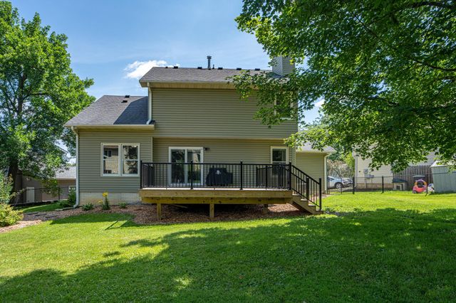 2211 Regent Lane SW, Rochester, MN 55902