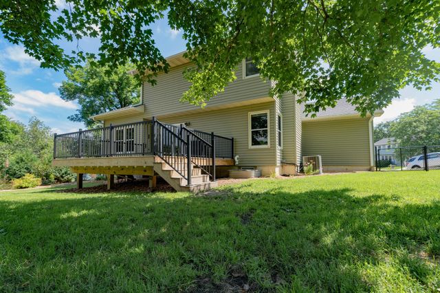 2211 Regent Lane SW, Rochester, MN 55902