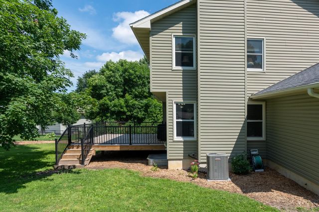 2211 Regent Lane SW, Rochester, MN 55902