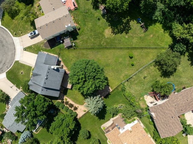 2211 Regent Lane SW, Rochester, MN 55902
