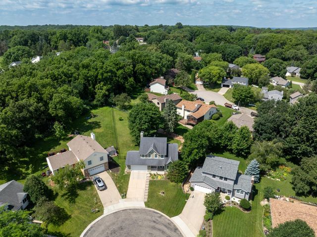 2211 Regent Lane SW, Rochester, MN 55902