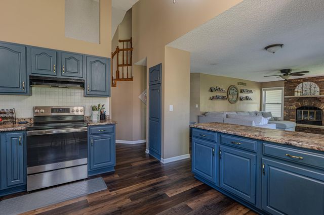 2211 Regent Lane SW, Rochester, MN 55902