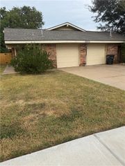 1703 Lawyer Street B, College Station, TX 77840