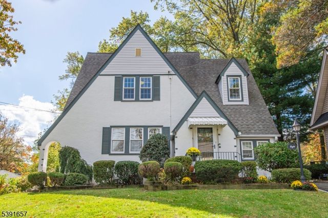 8 Benvenue Ave, West Orange Twp., NJ 07052