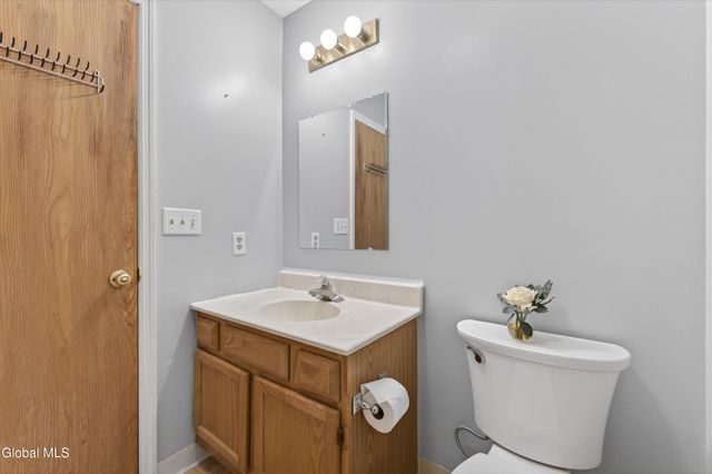 17 Diane Court, Cohoes, NY 12047