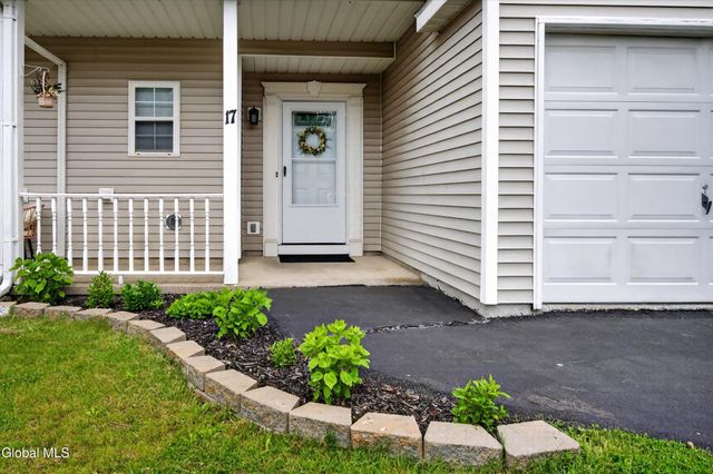 17 Diane Court, Cohoes, NY 12047