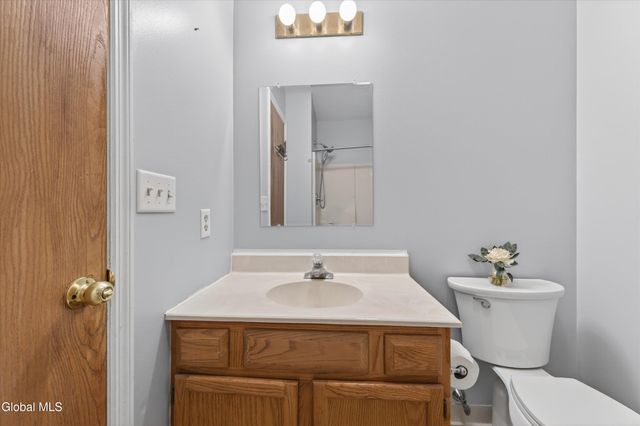 17 Diane Court, Cohoes, NY 12047