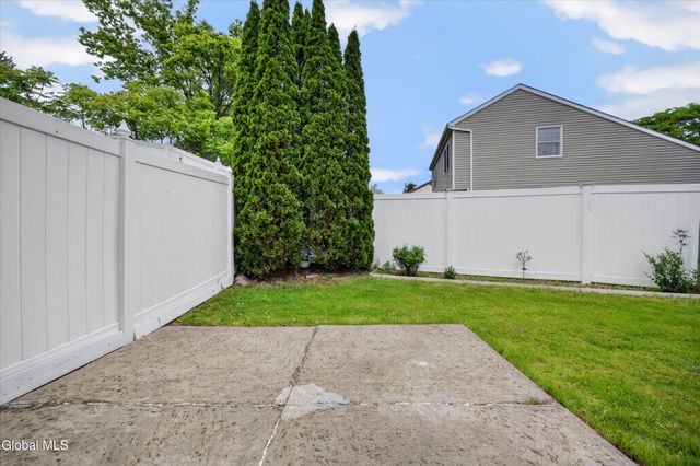 17 Diane Court, Cohoes, NY 12047