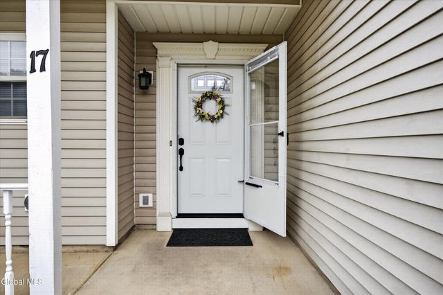 17 Diane Court, Cohoes, NY 12047