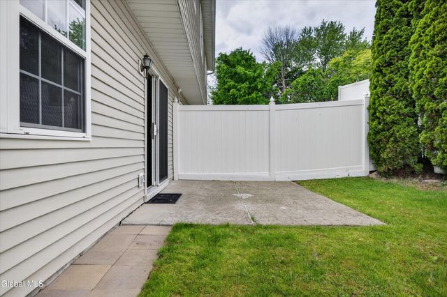 17 Diane Court, Cohoes, NY 12047