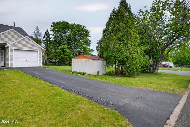 17 Diane Court, Cohoes, NY 12047