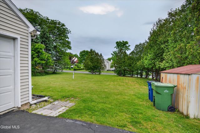 17 Diane Court, Cohoes, NY 12047