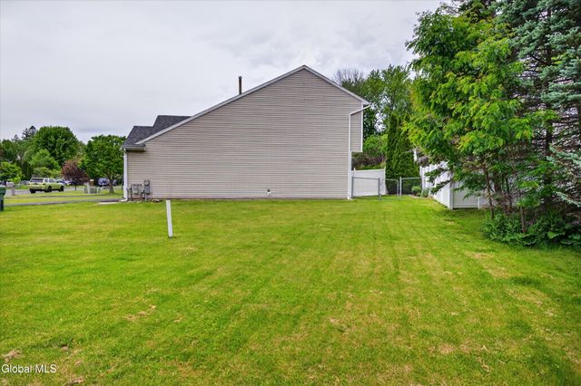 17 Diane Court, Cohoes, NY 12047