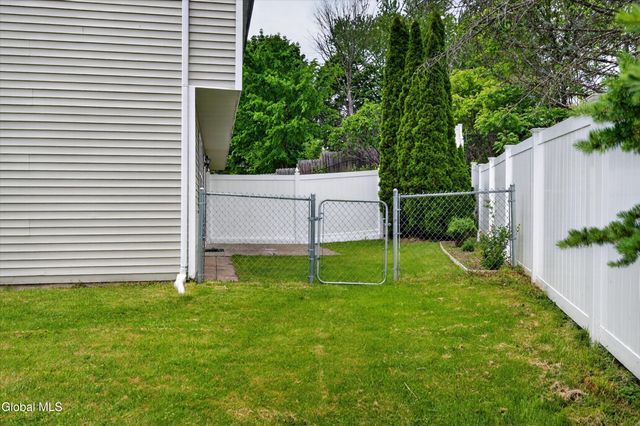 17 Diane Court, Cohoes, NY 12047