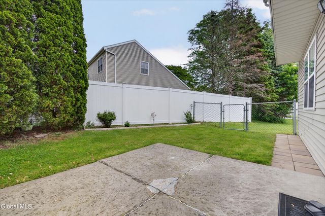 17 Diane Court, Cohoes, NY 12047