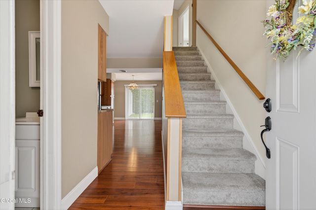 17 Diane Court, Cohoes, NY 12047