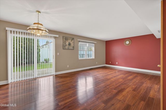17 Diane Court, Cohoes, NY 12047