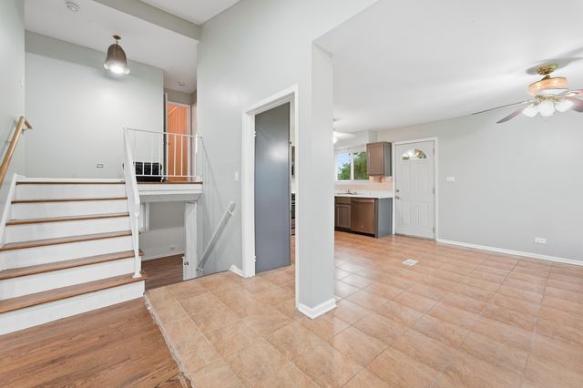 7030 W Carol Avenue, Niles, IL 60714