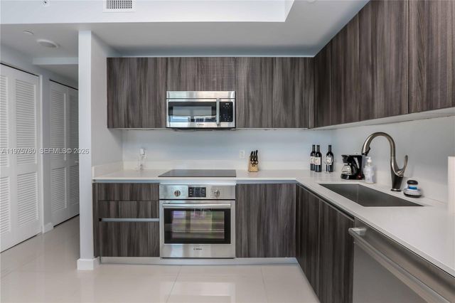 488 NE 18th St 4302, Miami, FL 33132