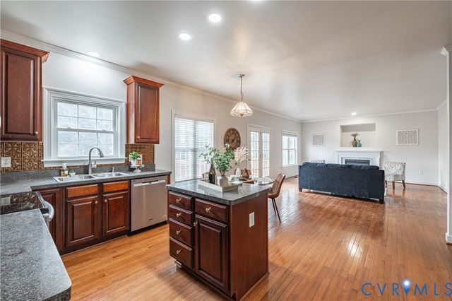 11114 Carrington Green Dr, Glen Allen, VA 23060