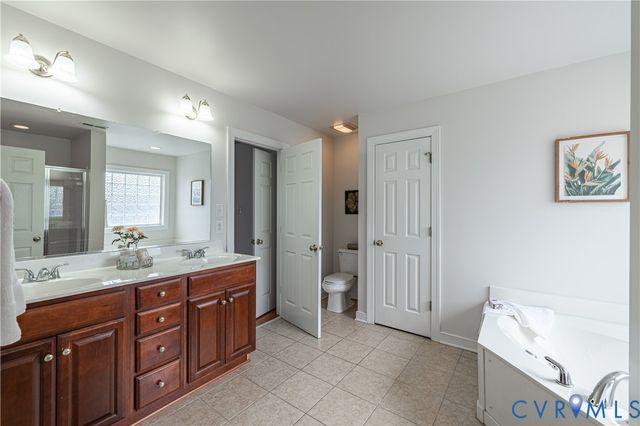 11114 Carrington Green Dr, Glen Allen, VA 23060