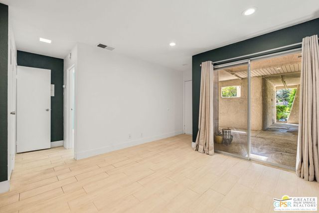 510 N Villa Court 107, Palm Springs, CA 92262