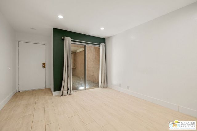 510 N Villa Court 107, Palm Springs, CA 92262