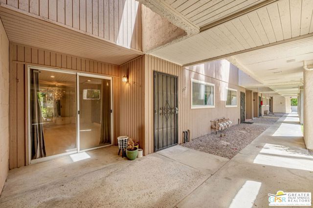 510 N Villa Court 107, Palm Springs, CA 92262