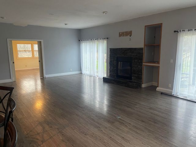 800 Sunny Glen Way, Wolf Creek, OR 97497