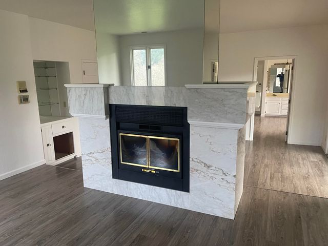 800 Sunny Glen Way, Wolf Creek, OR 97497