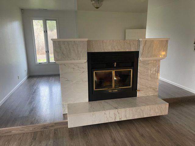 800 Sunny Glen Way, Wolf Creek, OR 97497