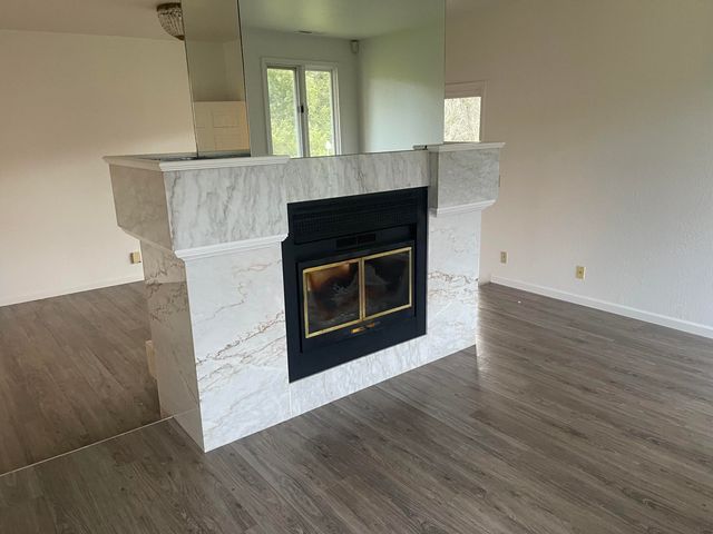 800 Sunny Glen Way, Wolf Creek, OR 97497