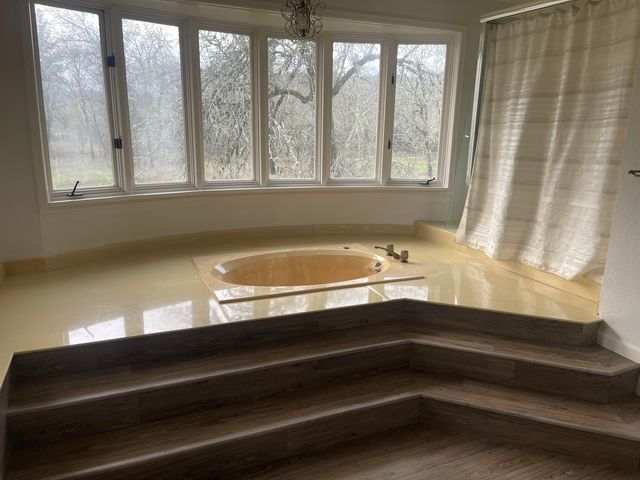 800 Sunny Glen Way, Wolf Creek, OR 97497