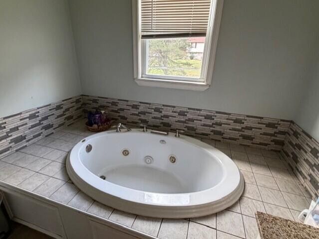 387 Left Penhook Road, Harold, KY 41635