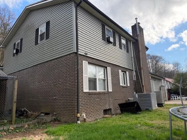 387 Left Penhook Road, Harold, KY 41635