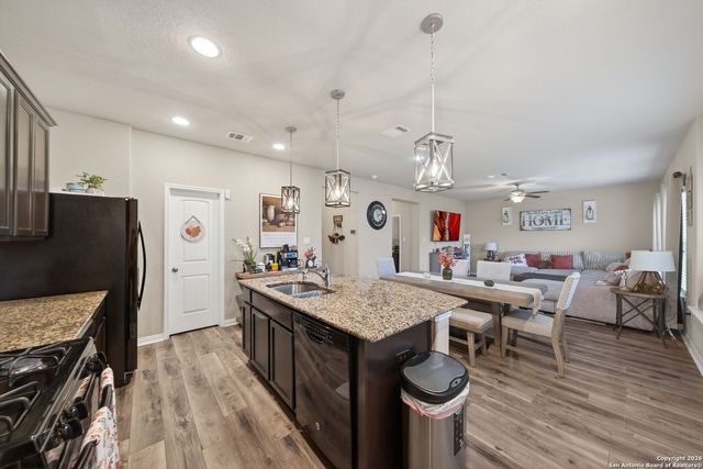 9023 Bowring Park, Converse, TX 78109