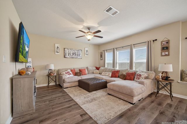 9023 Bowring Park, Converse, TX 78109