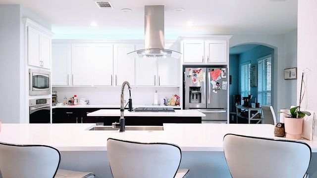 1721 Buffalo Thunder, Leander, TX 78641