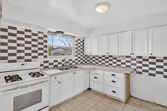 5457 E Frances Road, Mount Morris, MI 48458
