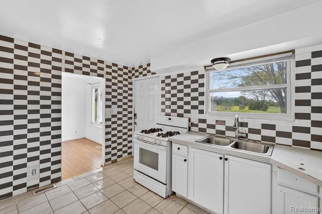 5457 E Frances Road, Mount Morris, MI 48458