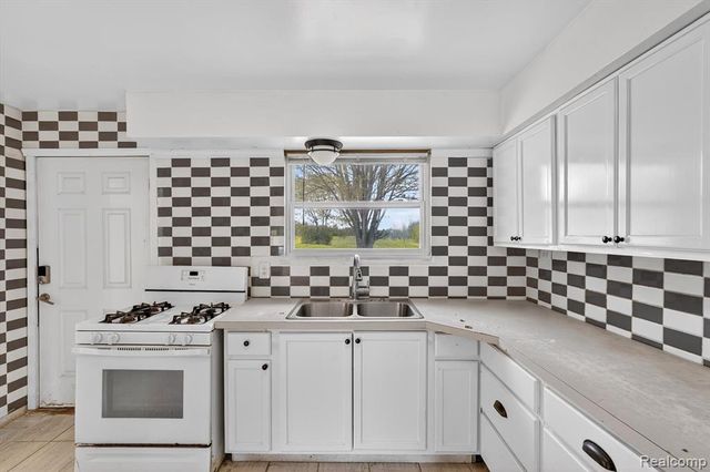5457 E Frances Road, Mount Morris, MI 48458