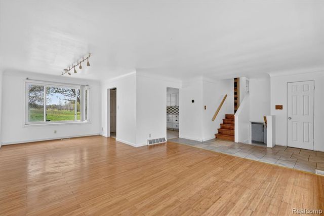 5457 E Frances Road, Mount Morris, MI 48458