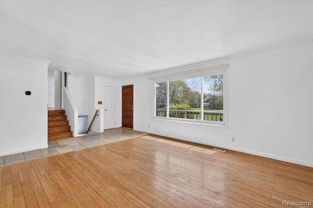 5457 E Frances Road, Mount Morris, MI 48458