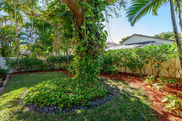 1321 Isleworth Court, Royal Palm Beach, FL 33411