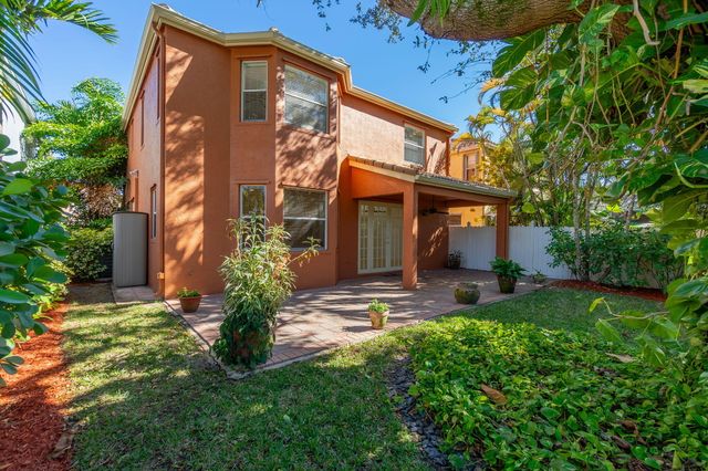 1321 Isleworth Court, Royal Palm Beach, FL 33411
