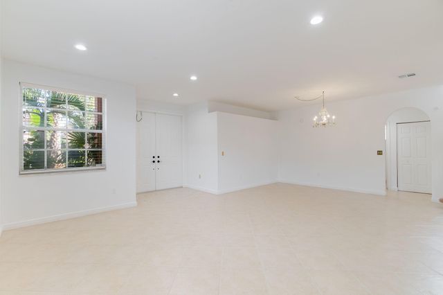 1321 Isleworth Court, Royal Palm Beach, FL 33411