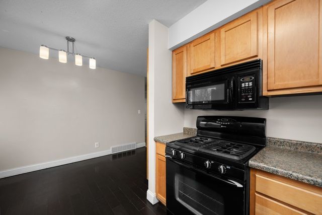 4811 Gaines Street, Davenport, IA 52806